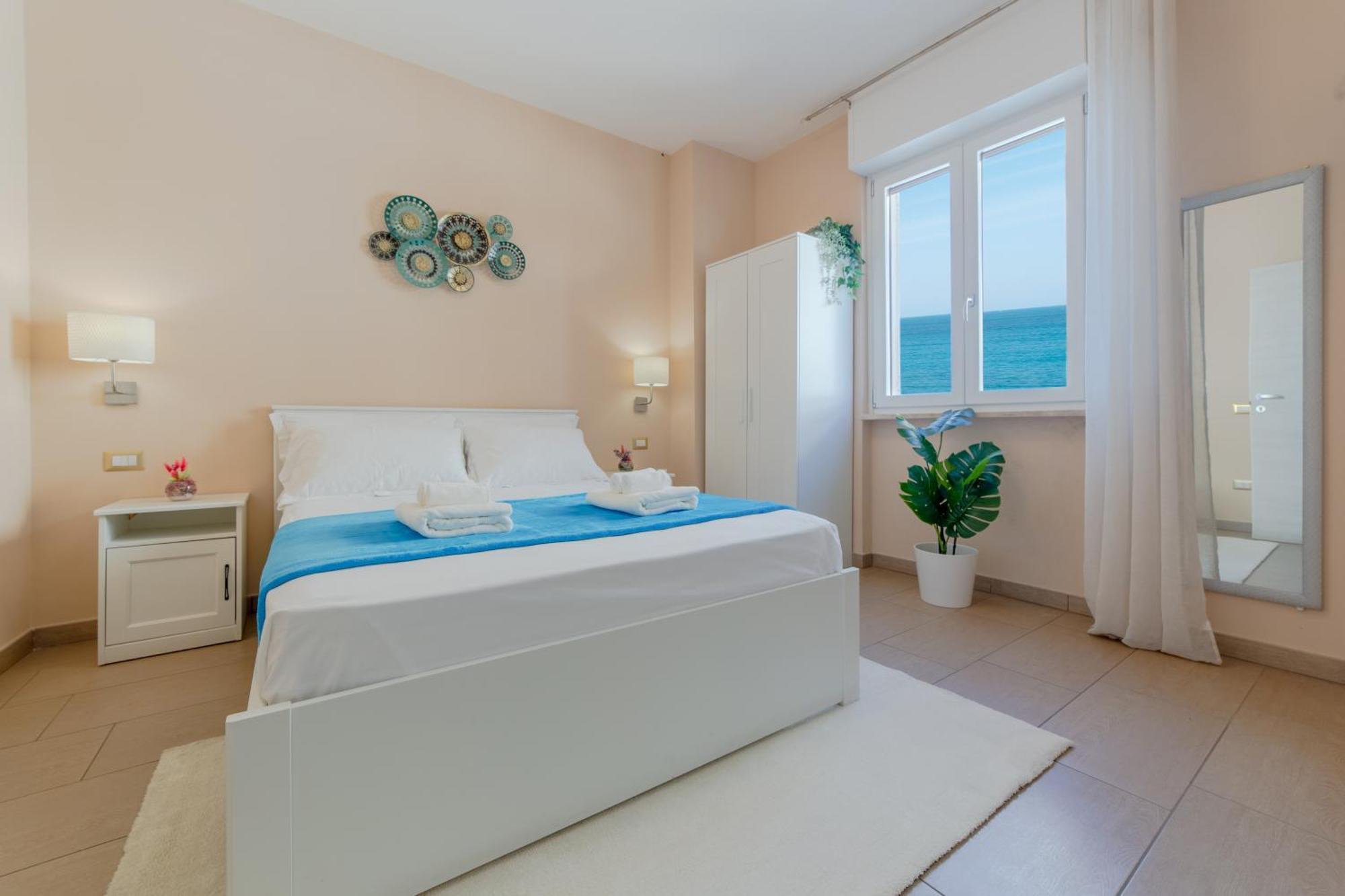 L'Affaccio Rooms - Lungomare Gallipolli Exteriör bild